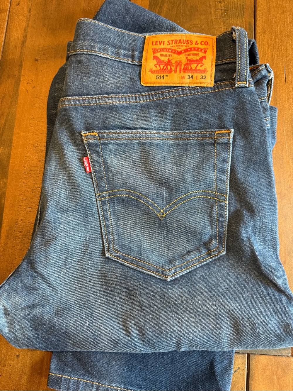 Levi's 514 Relaxed Straight Jeans in Medium Blue Denim